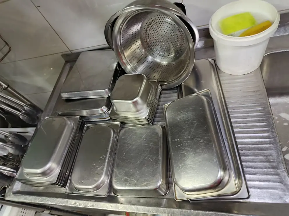 Sparkling stainless steel trays
